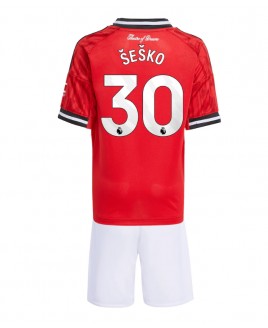 Günstige Manchester United Benjamin Sesko #30 Heimtrikotsatz Kinder 2025-26 Kurzarm (+ Kurze Hosen)